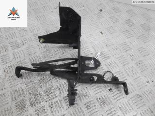 кронштейн (крепление) Volkswagen Passat B5 1998, 1.8 л., бензин, МКПП, синий, универсал, 8E0614119