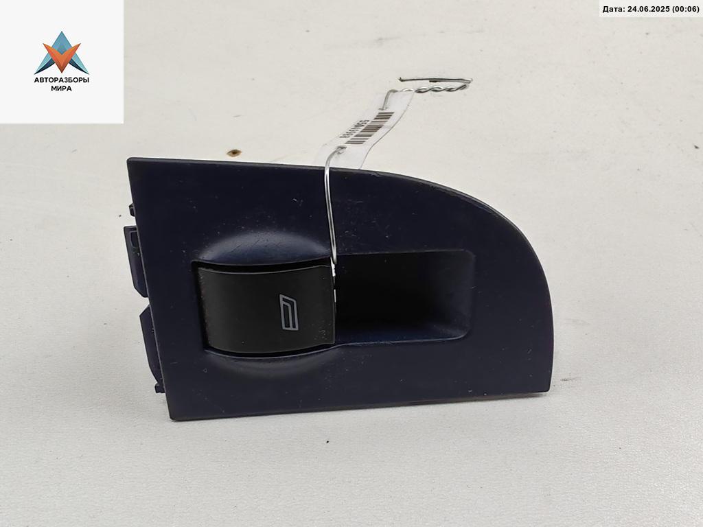 кнопка стеклоподъемника заднего правого Audi A6 4B/C5 1998, 2.8 л., бензин, МКПП, синий, седан, 4B0959855 - фото №1