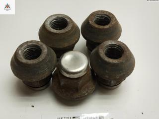 болт колесный Ford Focus 2 поколение 2006, 1.6 л., дизель, МКПП, чёрный, универсал