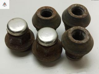 болт колесный Ford Focus 2 поколение 2006, 1.6 л., дизель, МКПП, чёрный, универсал