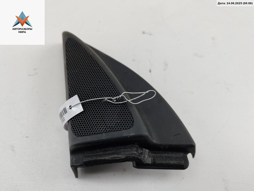 Сетка (решетка) динамика Toyota Avensis 2 поколение (T250) 2005, 2.2 л., дизель, МКПП, серый, универсал, 67492-05060D - фото №1