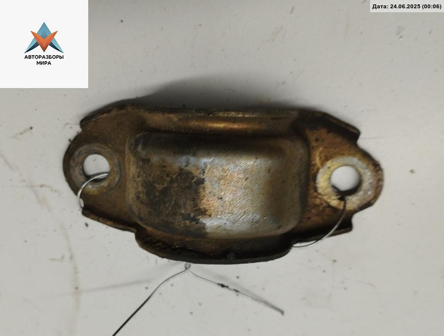 крепление стабилизатора / втулки стабилизатора Audi A6 4B/C5 1999, 2.4 л., бензин, МКПП, синий, универсал, 4D0411336D - фото №1