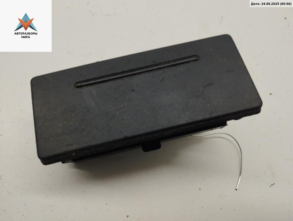 пепельница Audi A6 4B/C5 1999, 2.4 л., бензин, МКПП, синий, универсал, 4B0857406 - фото №1