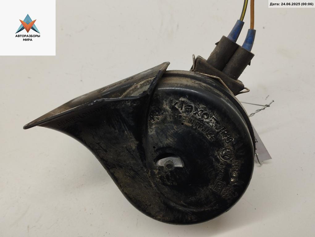 сигнал (клаксон) Audi A4 B5 1997, 1.8 л., бензин, МКПП, синий, седан, 0092018 - фото №1