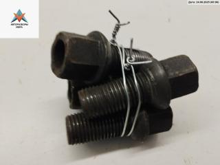 болт колесный Audi A4 B5 1997, 1.8 л., бензин, МКПП, синий, седан