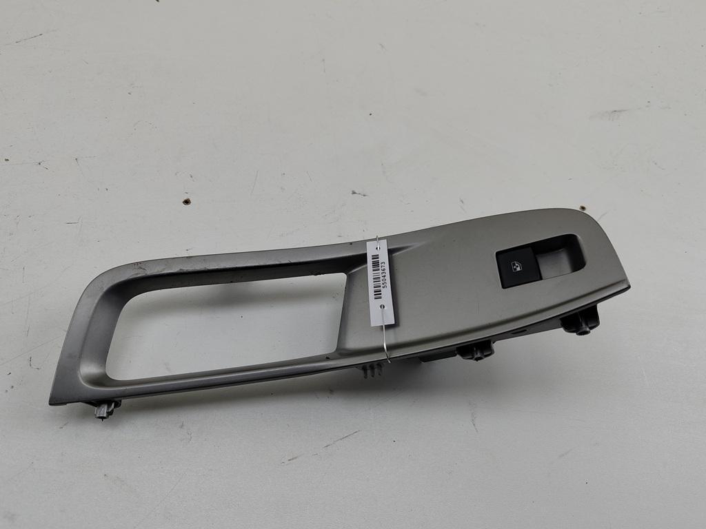 кнопка стеклоподъемника переднего правого Chevrolet Orlando 2011, 2.0 л., дизель, АКПП, чёрный, минивэн, 20792536