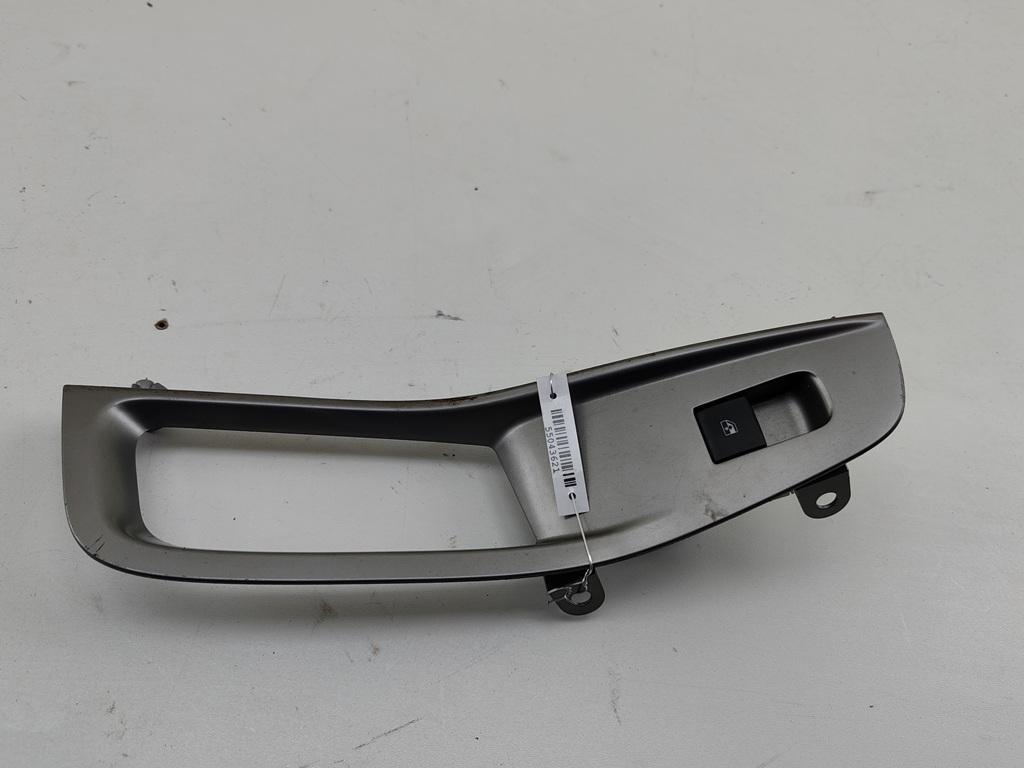 кнопка стеклоподъемника заднего левого Chevrolet Orlando 2011, 2.0 л., дизель, АКПП, чёрный, минивэн, 20933566
