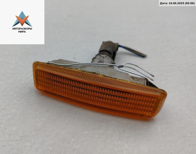 повторитель передний правый BMW 5 серия E39 1996, 2.5 л., бензин, МКПП, синий, седан, 8360589 - фото №1