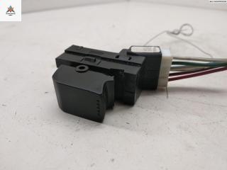 кнопка стеклоподъемника заднего правого Suzuki SX4 1 поколение 2007, 2.0 л., бензин, МКПП, серый, внедорожник 5 дв.