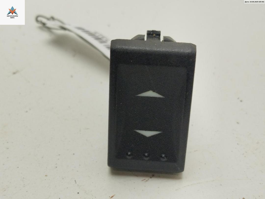 кнопка стеклоподъемника переднего правого Ford Mondeo 3 поколение 2001, 2.0 л., бензин, МКПП, зелёный, универсал, 1S7T14529AB - фото №1