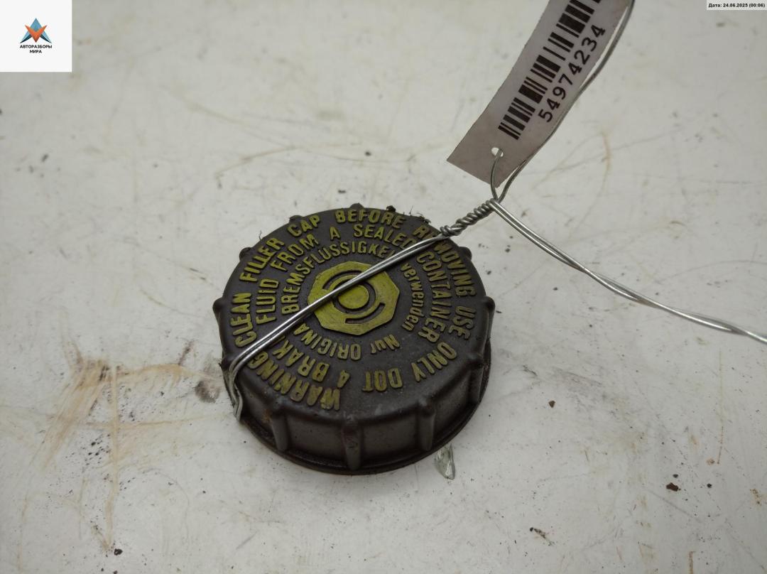 Крышка бачка тормозной жидкости Volkswagen Transporter T4 1997, 2.4 л., дизель, МКПП, зелёный, микроавтобус, 7D0611303 - фото №1