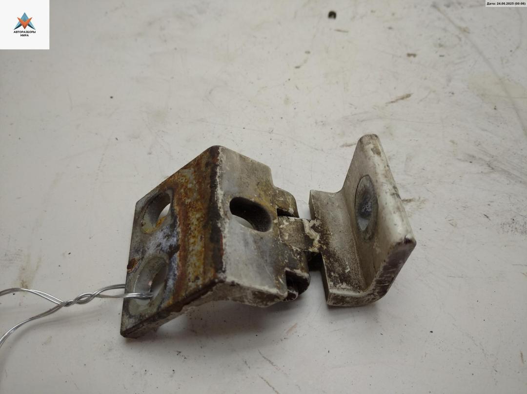 петля двери Volkswagen Transporter T4 2002, белый, микроавтобус, 7D08811401 - фото №1