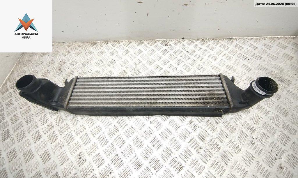 радиатор интеркулера BMW 3 серия E46 2000, 2.0 л., дизель, АКПП, серый, седан, 2246795 - фото №1