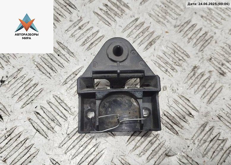 кронштейн радиатора BMW 3 серия E36 1995, 1.6 л., бензин, МКПП, красный, седан, 1723337 - фото №1