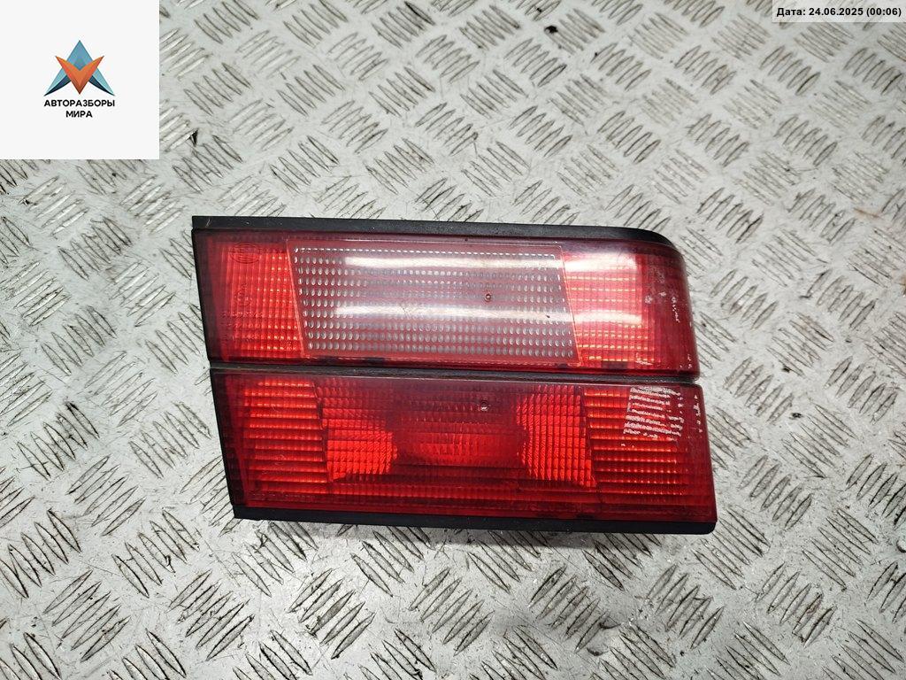 фонарь крышки багажника левый BMW 5 серия E34 1989, 2.4 л., дизель, МКПП, серый, седан, 1384011 - фото №1