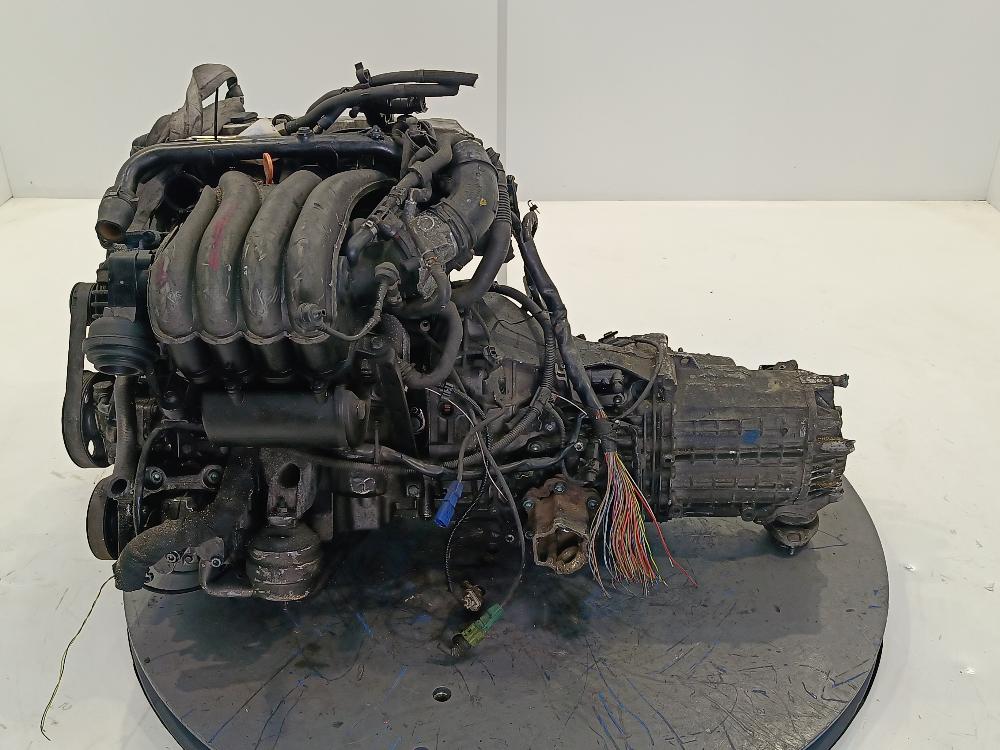 двигатель Audi A4 B7 2004, цвет, ALT - фото №1