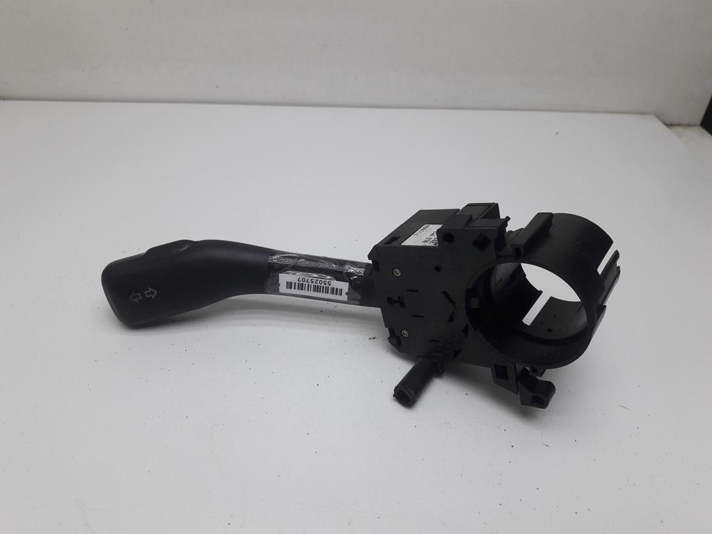 переключатель поворотов Volkswagen Passat B5 1997, 1.6 л., бензин, МКПП, серый, универсал, 8L0953513