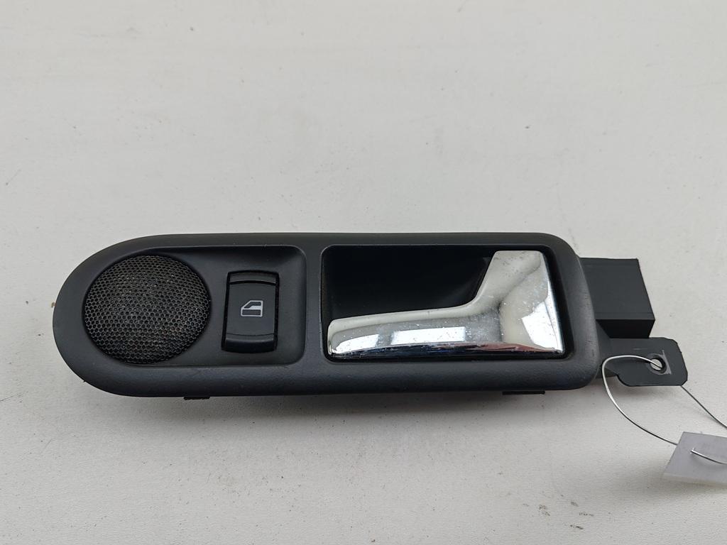 ручка внутренняя задняя правая Volkswagen Passat B5+ (GP) 2003, 1.6 л., бензин, МКПП, чёрный, универсал, 3B0839114