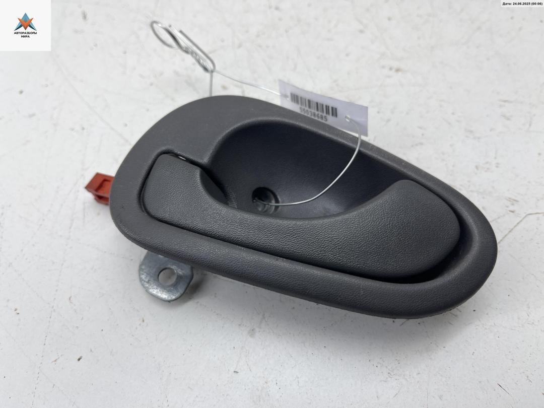 ручка внутренняя передняя левая Mitsubishi Space Star 1 поколение 1999, 1.3 л., бензин, МКПП, красный, минивэн, MR288395 - фото №1