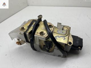 замок двери задней правой Mazda 323 BA 1997, 1.5 л., бензин, МКПП, синий, хетчбэк 5 дв.