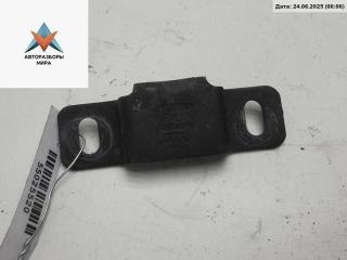 кронштейн (крепление) Volkswagen Passat B5 1997, 1.6 л., бензин, МКПП, белый, универсал, 4D0260427