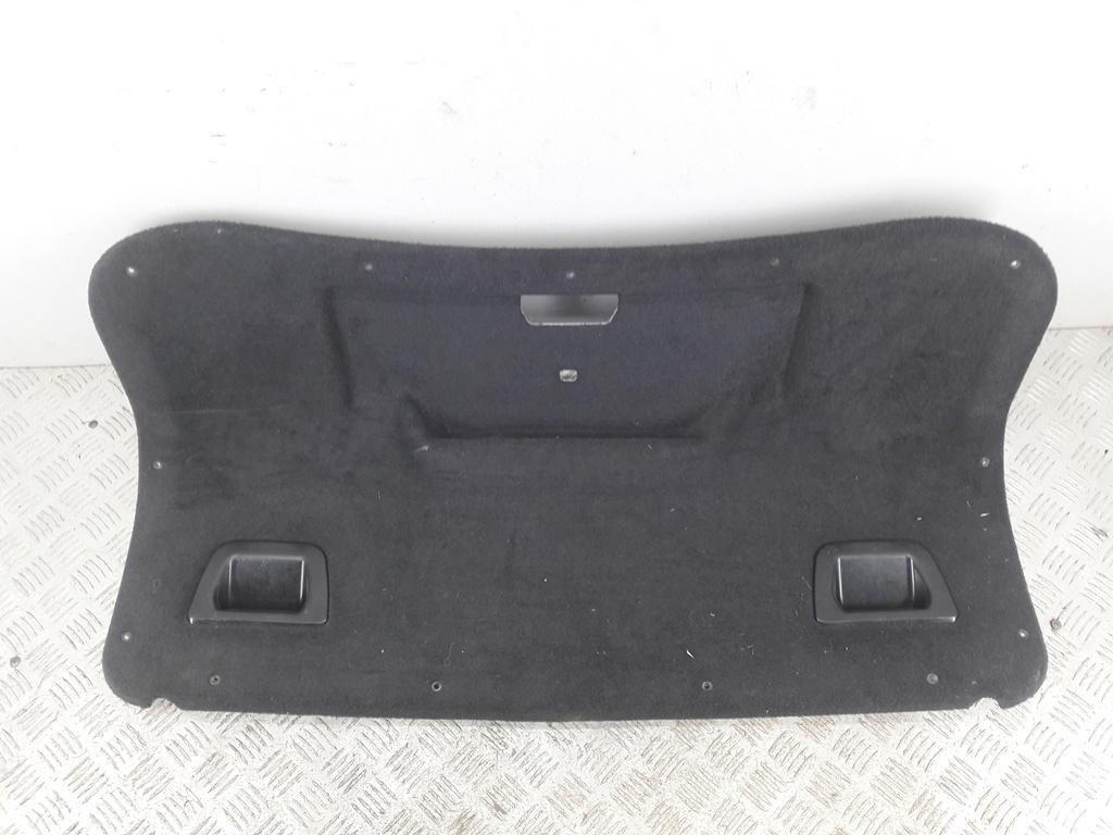 обшивка крышки багажника Volkswagen Passat B5 1998, 1.6 л., бензин, МКПП, чёрный, седан, 3B5867605