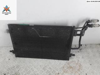 радиатор кондиционера Volkswagen Passat B5 1998, 1.8 л., бензин, МКПП, синий, универсал, 8D0260401E