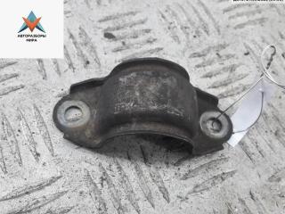 крепление стабилизатора / втулки стабилизатора Volkswagen Passat B5 1999, 1.8 л., бензин, МКПП, синий, универсал, 4D0411336