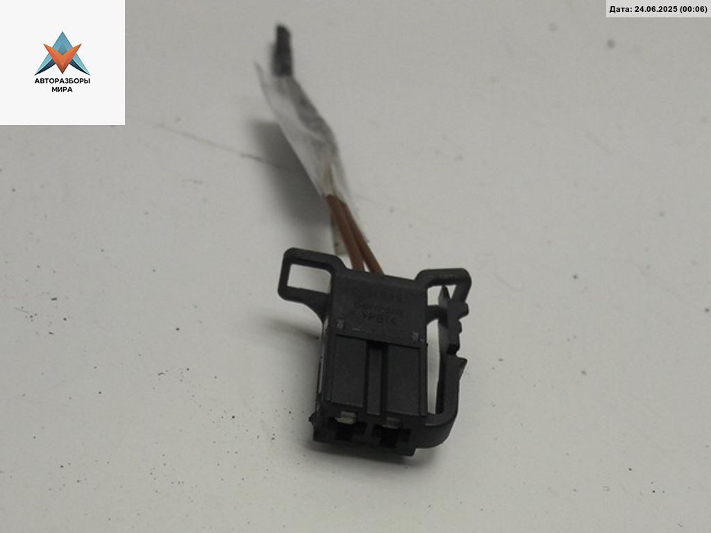 разъем (фишка) проводки Volkswagen Golf 5 поколение 2004, 1.4 л., бензин, МКПП, серый, хетчбэк 3 дв., 1J0972923 - фото №1