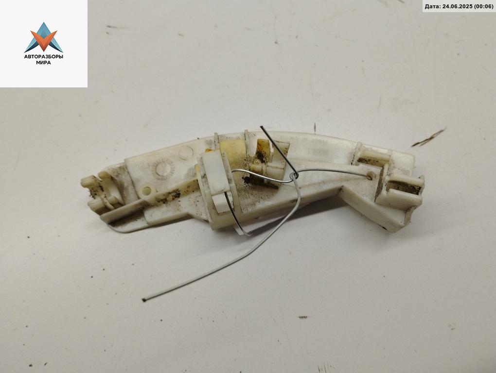 кронштейн (крепление) Audi 80 8C/B4 1994, 2.0 л., бензин, МКПП, серый, седан, 893839131 - фото №1