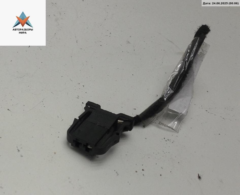 разъем (фишка) проводки Volkswagen Golf 5 поколение 2004, 1.4 л., бензин, МКПП, серый, хетчбэк 3 дв., 1J0972923 - фото №1