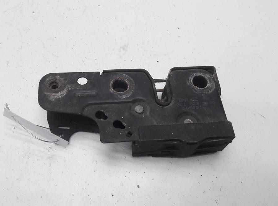 замок капота Volkswagen Passat B6 2005, 2.0 л., бензин, МКПП, серый, седан, 3C1823509D