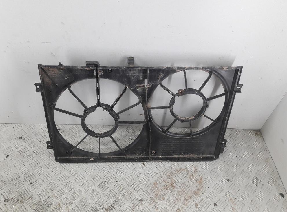 диффузор вентилятора Volkswagen Passat B6 2005, 2.0 л., бензин, МКПП, серый, седан, 1K0121207T