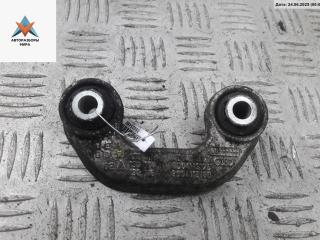 крепление стабилизатора / втулки стабилизатора Volkswagen Passat B5 [рестайлинг] 2001, 2.0 л., бензин, МКПП, синий, универсал, 8D0411317