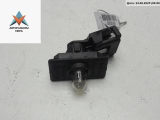 подсветка номера Volkswagen Golf 3 поколение 1997, 1.6 л., бензин, МКПП, красный, хетчбэк 5 дв., 1H6943167B