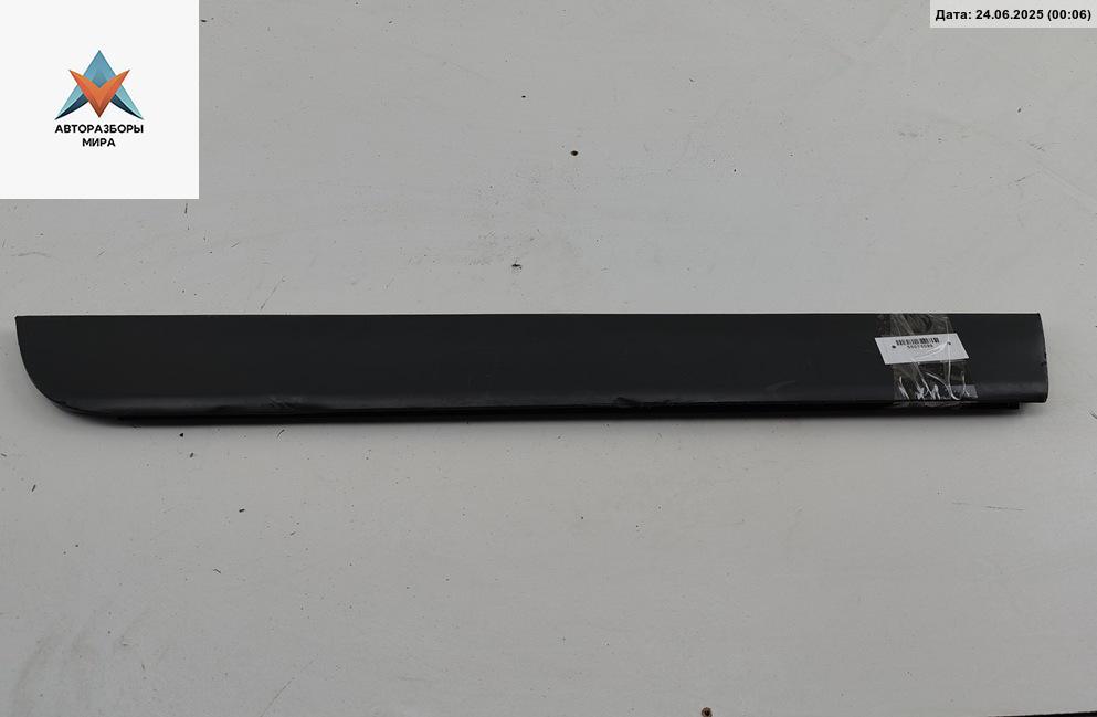 молдинг двери задней правой Audi A4 B6 2003, 1.6 л., бензин, МКПП, зелёный, седан, 8E0853970 - фото №1