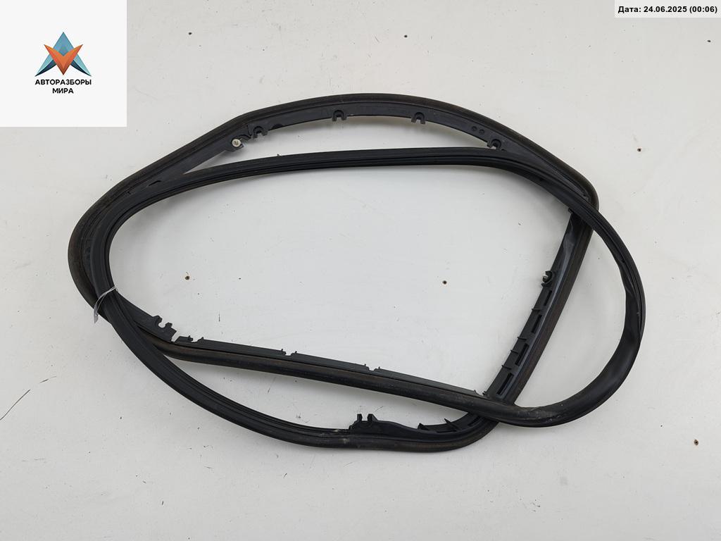 уплотнитель двери Audi A6 4F/C6 2006, 2.0 л., TFSI, бензин, МКПП, серый, универсал - фото №1