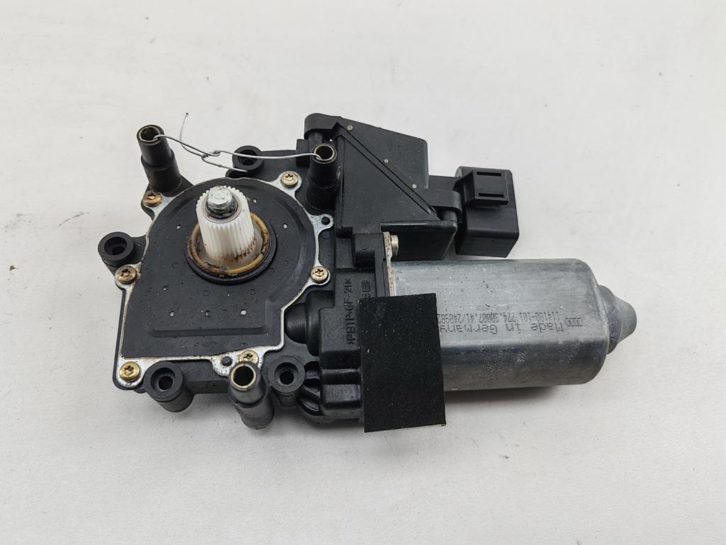 моторчик стеклоподъемника передний правый Audi A6 4B/C5 1998, 1.8 л., Ti, бензин, МКПП, серый, универсал, 4B0959802 - фото №1