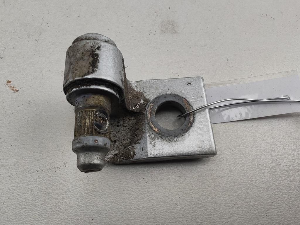 петля двери Audi A4 B5 1999, серый, универсал, 8D0831402B