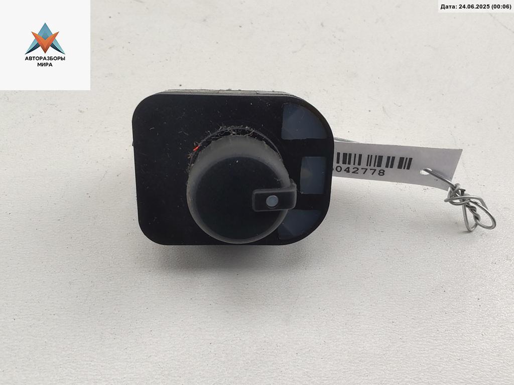 джойстик регулировки зеркал Audi A4 B6 2003, 1.6 л., бензин, МКПП, зелёный, седан, 8E0959565 - фото №1