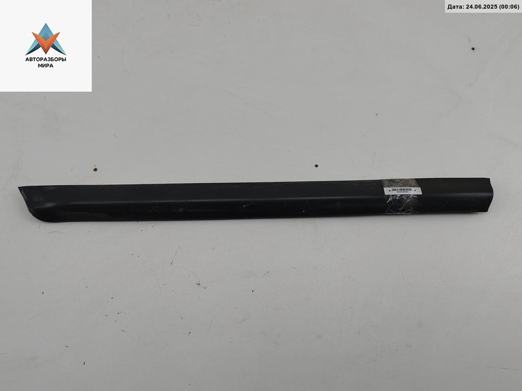 молдинг двери задней правой Audi A6 4B/C5 1998, 2.5 л., дизель, МКПП, синий, универсал, 4B0853970D - фото №1