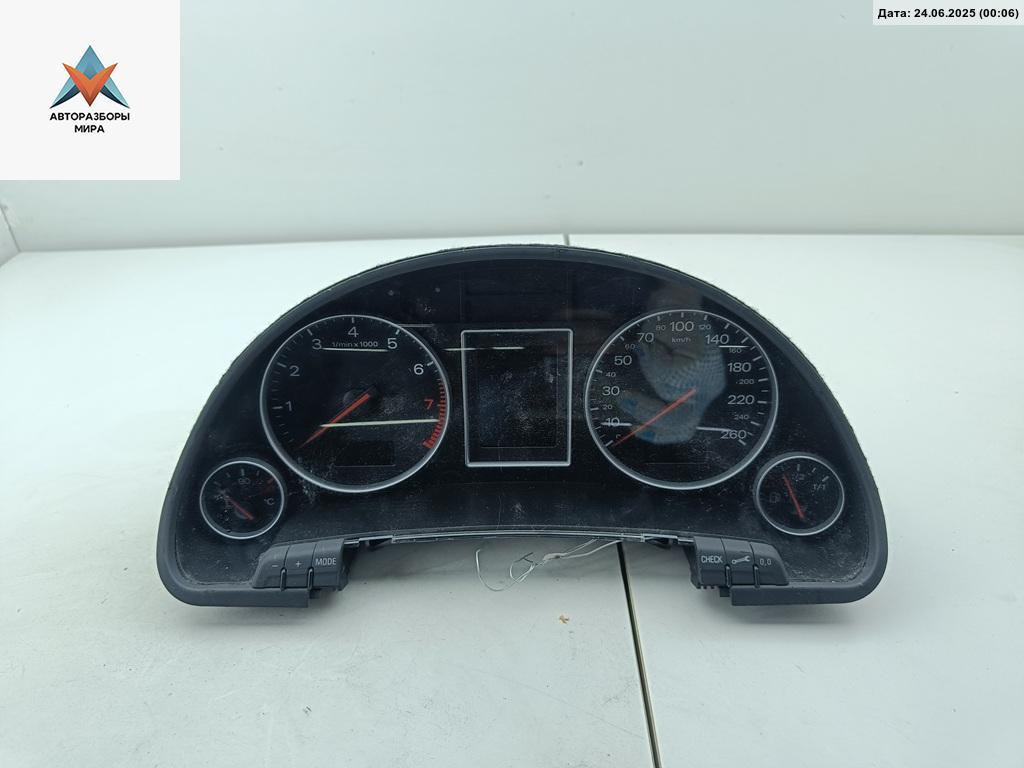 приборная панель Audi A4 B6 2003, 1.6 л., бензин, МКПП, зелёный, седан, 8E0920900L - фото №1