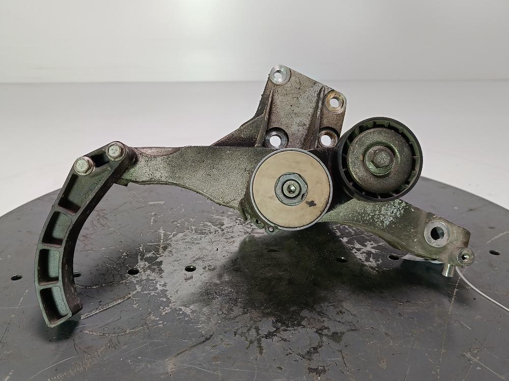 кронштейн компрессора кондиционера Fiat Grande Punto 2 поколение 2008, цвет, 46820385 - фото №1