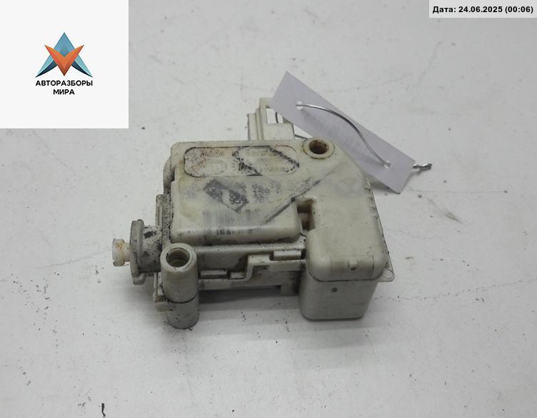 активатор замка багажника Volkswagen Passat B5 1997, 1.6 л., бензин, МКПП, серый, универсал - фото №1