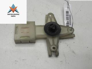 кронштейн (крепление) Volkswagen Passat B5 [рестайлинг] 2002, 1.9 л., дизель, МКПП, синий, универсал, 3B0839833