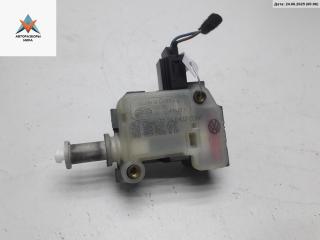 активатор замка багажника Volkswagen Passat B5 1998, 1.8 л., бензин, МКПП, синий, универсал, 3B0959781D