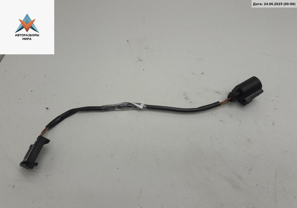 выключатель концевой (концевик) Volkswagen Passat B5 1998, 1.8 л., бензин, МКПП, синий, универсал, 3B0962103 - фото №1