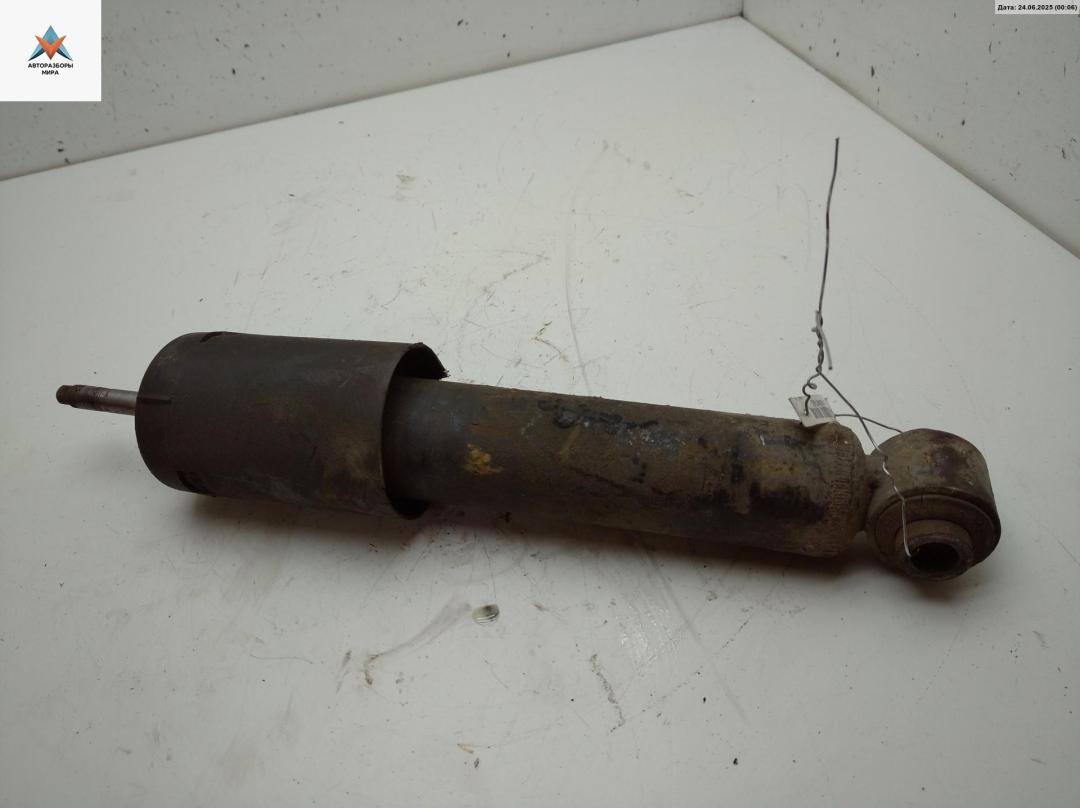 амортизатор передний правый Volkswagen Transporter T4 2002, 2.5 л., дизель, МКПП, белый, микроавтобус - фото №1