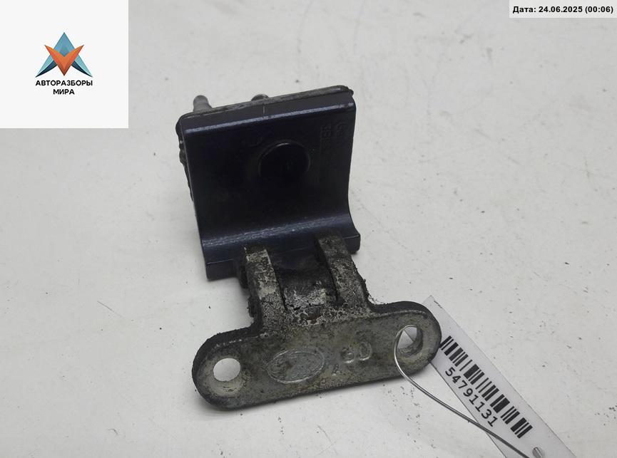 петля крышки багажника Volkswagen Passat B5 1998, синий, универсал, 3B9827301 - фото №1