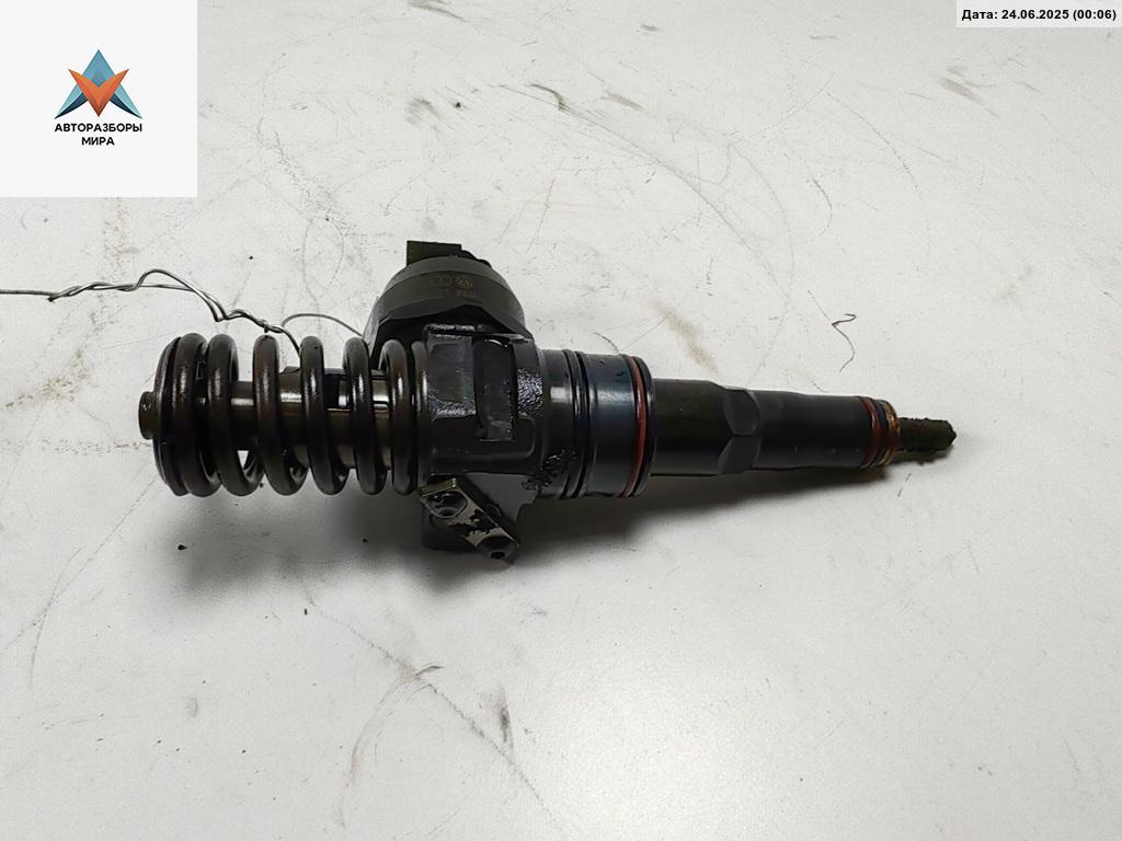 форсунка Volkswagen Golf 4 поколение 2002, 1.9 л., дизель, МКПП, серый, универсал, 038130073AQ - фото №1